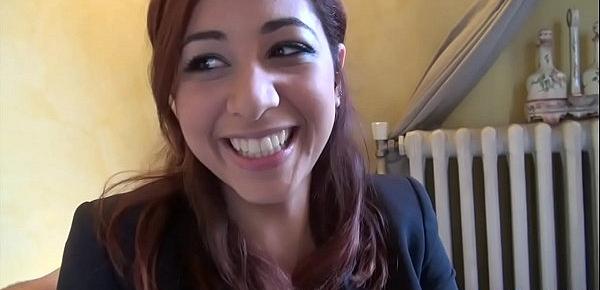  Casting de Selina, belle Marocaine souriante de 19 ans, ouvre son cul et avale [Full Video]